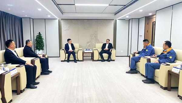 岳文彦一行拜会中国宝武集团党委常委，宝钢股份党委书记、董事长邹继新